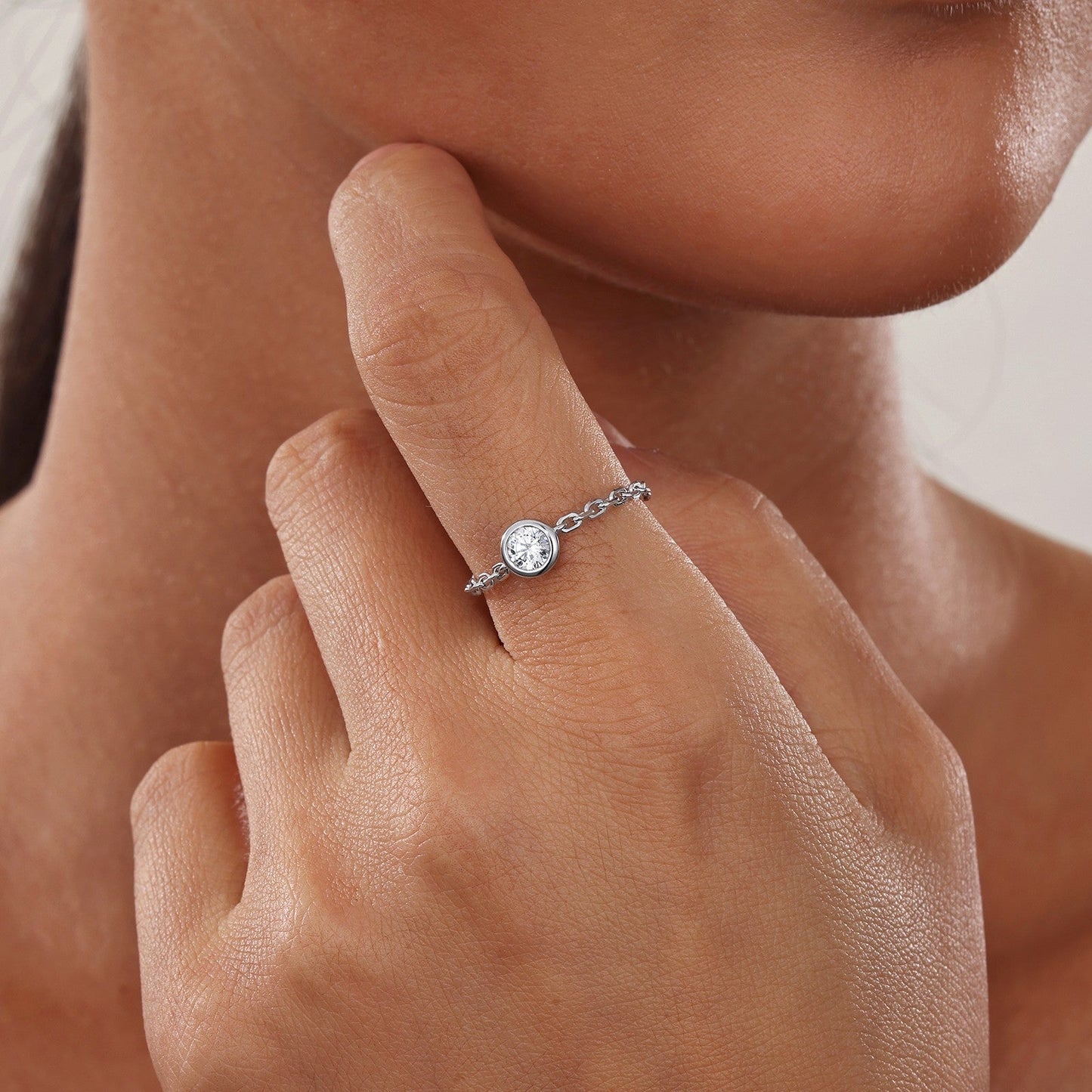 Round Bezel-Set Chain Ring