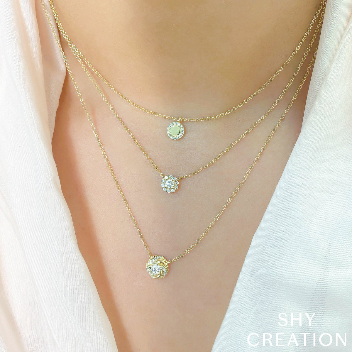 0.05CT 14K Y/G DIAMOND CIRCLE NECKLACE