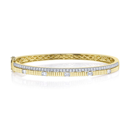 1.13CT 14K Y/G DIAMOND EMERALD RIBBED BANGLE