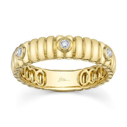 0.08CT 14K Y/G DIAMOND BEZEL RIBBED BAND