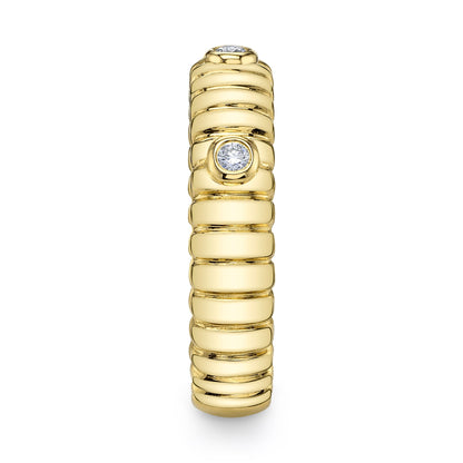 0.08CT 14K Y/G DIAMOND BEZEL RIBBED BAND