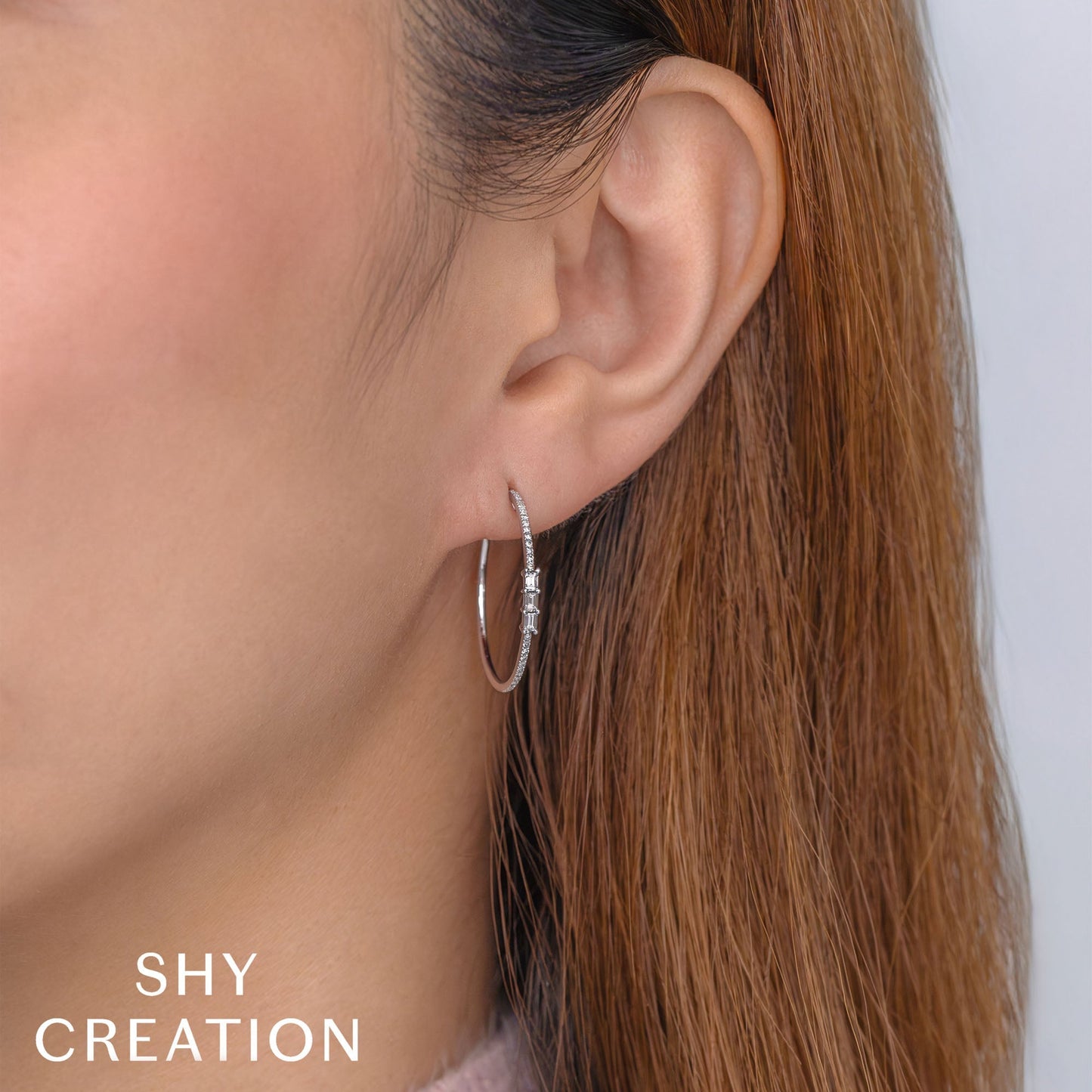 0.39CT 14K W/G DIAMOND BAGUETTE HOOP EARRING